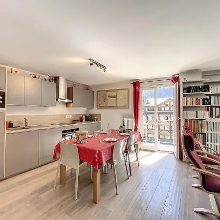 Apartment - T2 Central, Balcon, Calme, Wifi, Ascenseur - Fr-1-507-37 *